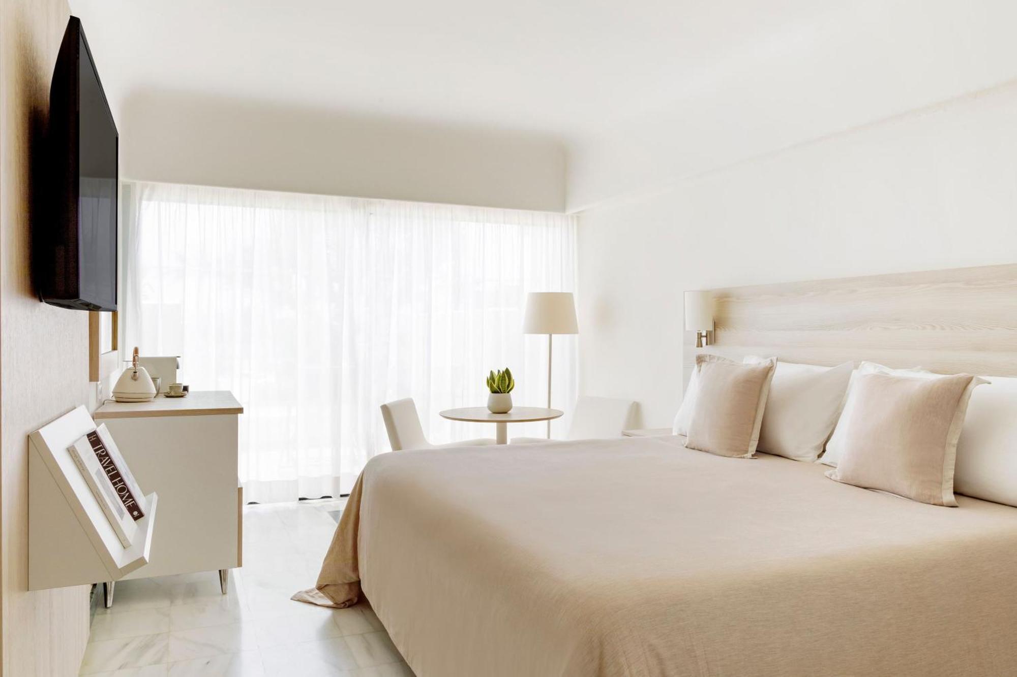 Premium Room,1771504317:JPEG